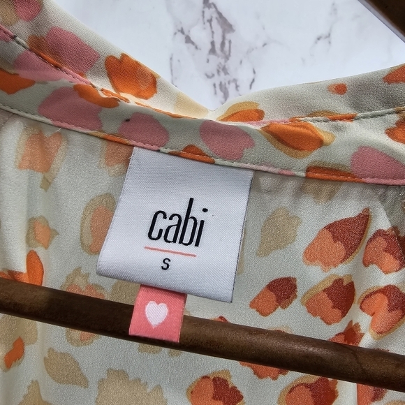 CAbi Shirt Womens Small Blouse Pink Go To Button Up Leopard Smudge 6081 - Picture 3 of 13